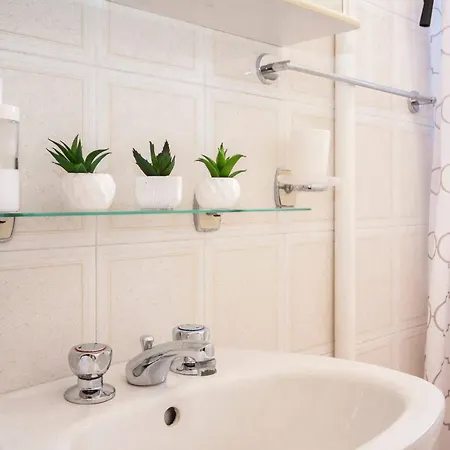 Πανσιόν Family & Mikelin