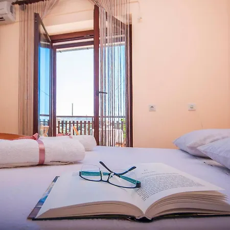 Family & Mikelin 3* Primošten