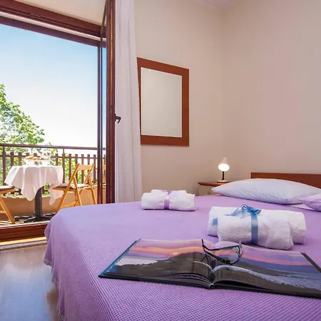 Family & Mikelin Πανσιόν 3*