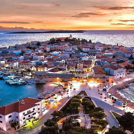 Family & Mikelin 3* 프리모스턴