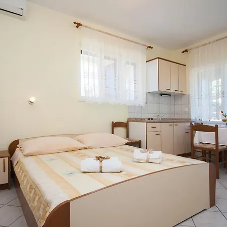 Πανσιόν Family & Mikelin 3*