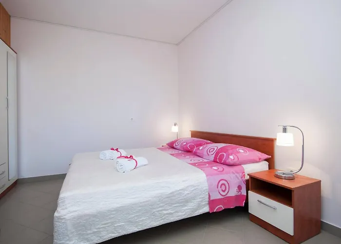 Guest house & Mikelin