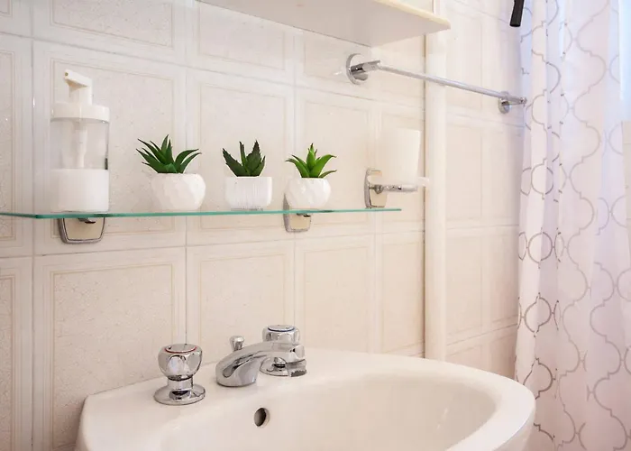 Guest house & Mikelin