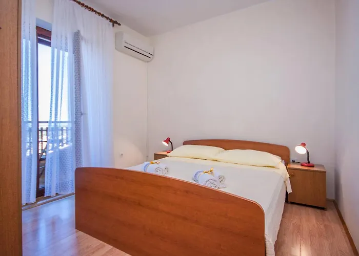 & Mikelin Guest house Primosten