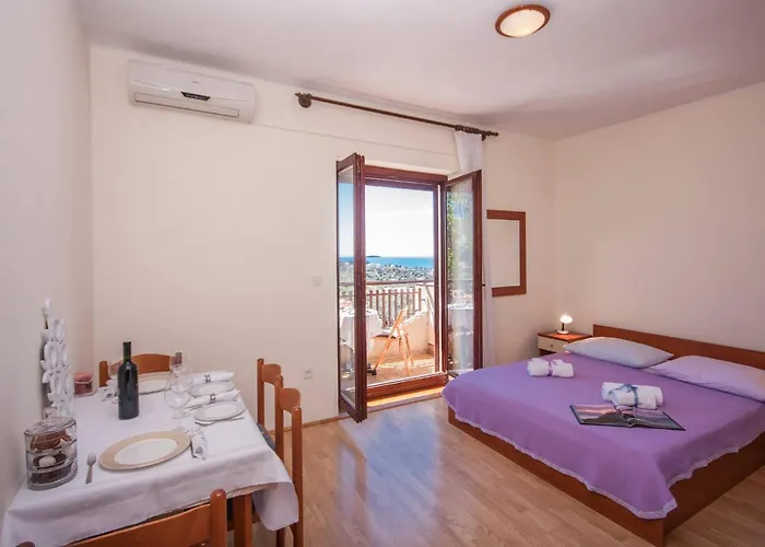 Guest house & Mikelin Primosten